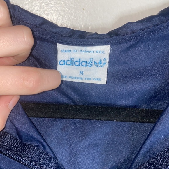 🪸Vintage Adidas windbreaker from the 80’s! - Picture 11 of 11
